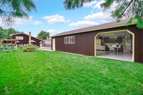 Tiny photo for 557 W Crockett Avenue, Elmhurst, IL 60126 (MLS # 12628053)