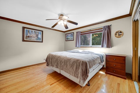 Tiny photo for 557 W Crockett Avenue, Elmhurst, IL 60126 (MLS # 12628053)