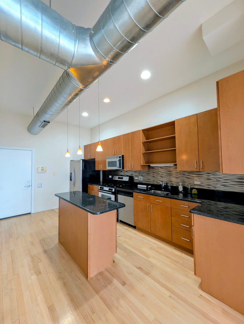 5115 N Clark Street 3F