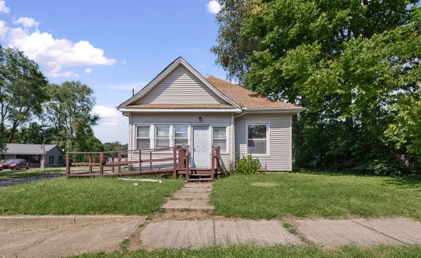 902 E PARK ST, URBANA, IL 61802 - Image 1ac7959631a3bd2e9c11b6eb77e534f3/381991650