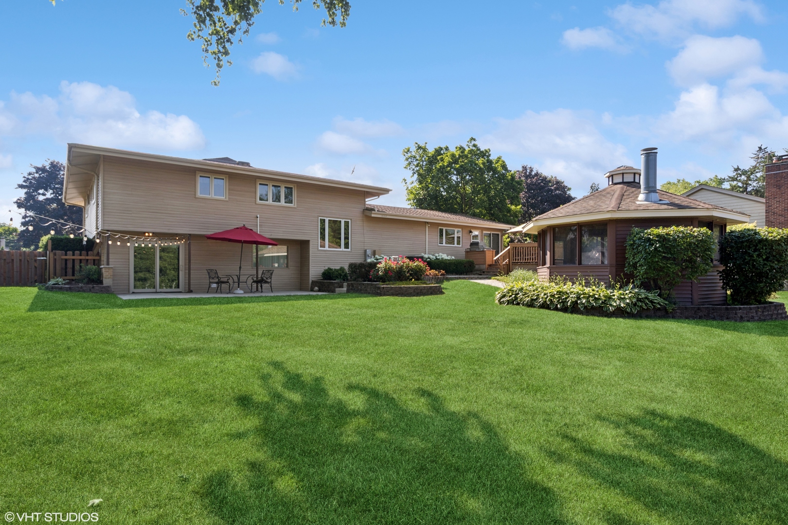 1142 N Perry Drive