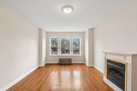 Tiny photo for 2002 W Estes Avenue #1, Chicago, IL 60645 (MLS # 12589999)