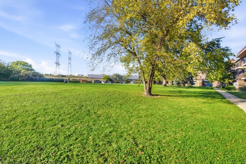 Tiny photo for 962 N Rohlwing Road #101B, Addison, IL 60101 (MLS # 12789565)