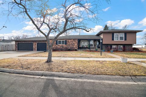 Photo of 206 Meadows Road South, Bourbonnais, IL 60914 (MLS # 12571150)