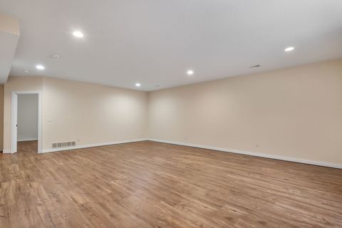 Tiny photo for 5310 Baraboo Court, Davenport, IA 52804 (MLS # 12625971)