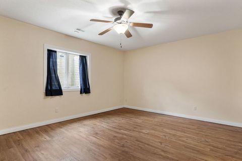 Tiny photo for 5310 Baraboo Court, Davenport, IA 52804 (MLS # 12625971)