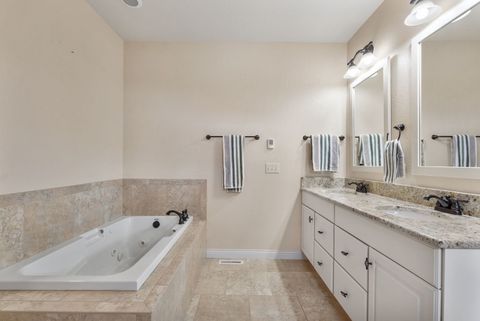 Tiny photo for 5310 Baraboo Court, Davenport, IA 52804 (MLS # 12625971)