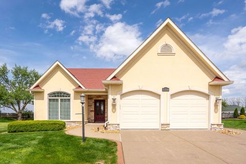 Photo of 5310 Baraboo Court, Davenport, IA 52804 (MLS # 12625971)
