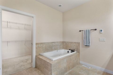 Tiny photo for 5310 Baraboo Court, Davenport, IA 52804 (MLS # 12625971)