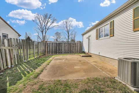 Tiny photo for 9 Glenview Drive, Decatur, IL 62521 (MLS # 12589644)