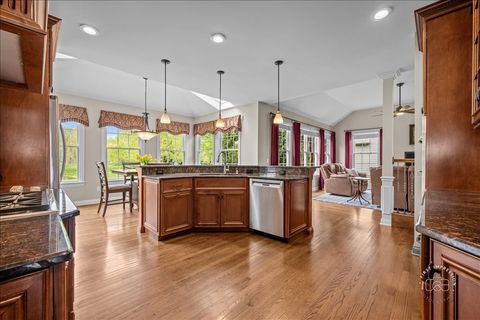 Tiny photo for 4N734 BLUE LAKE Circle, St. Charles, IL 60175 (MLS # 12629530)