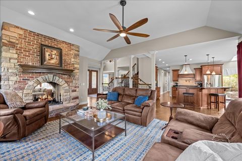 Tiny photo for 4N734 BLUE LAKE Circle, St. Charles, IL 60175 (MLS # 12629530)