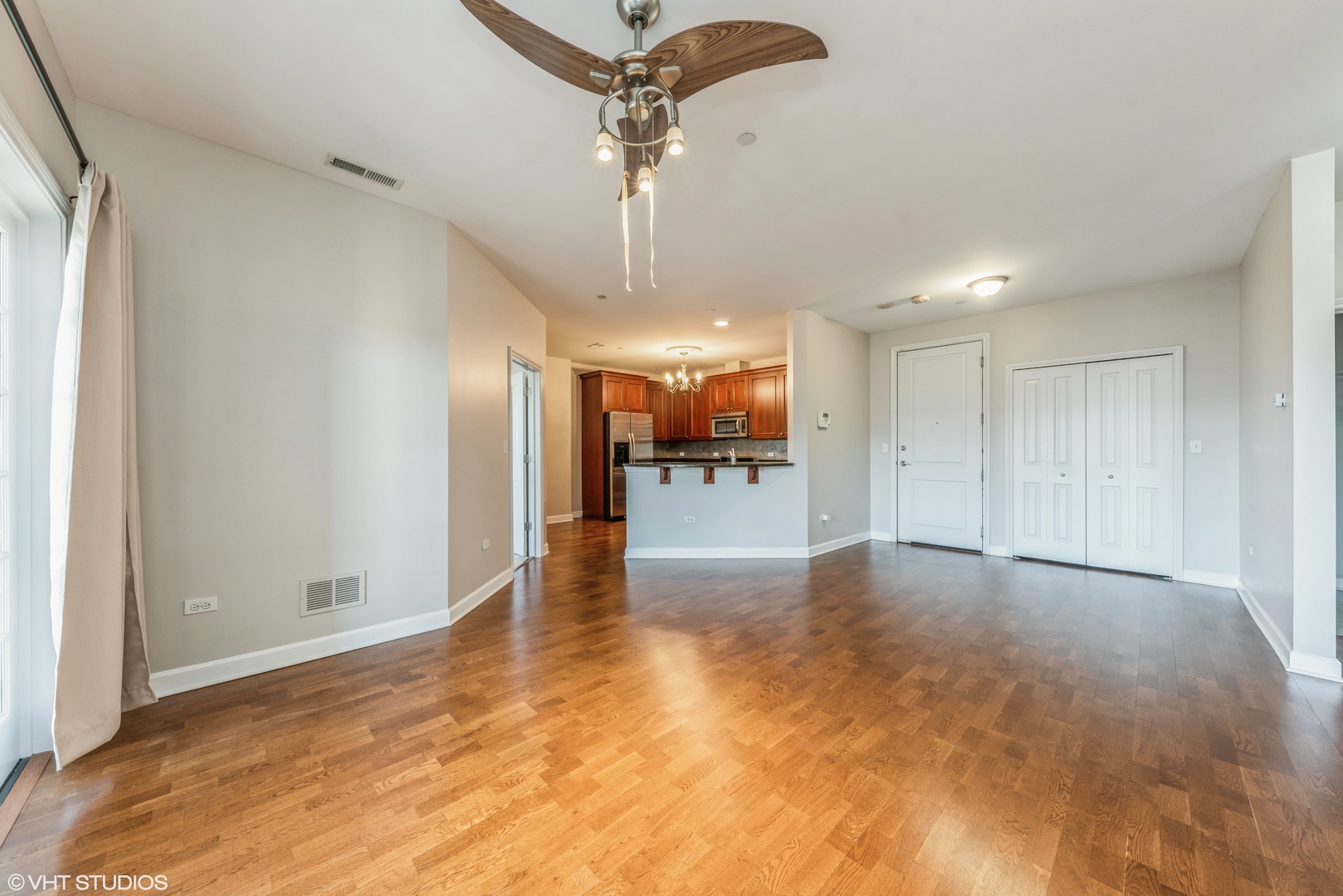 50 N Plum Grove Road 501E