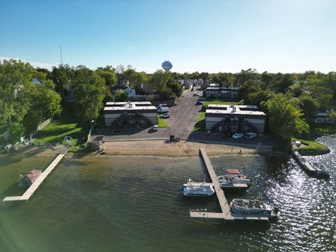 125 E MILL Street 103 Wauconda IL 60084