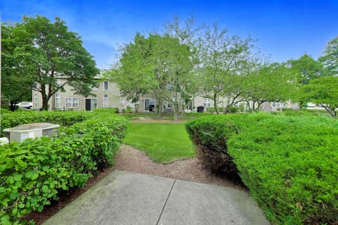 Tiny photo for 340 S Jewel Court, Palatine, IL 60074 (MLS # 12713174)