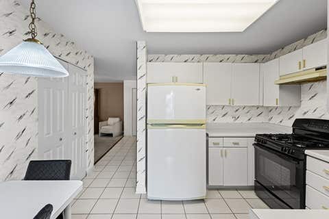 Tiny photo for 451 Town Place Circle #202, Buffalo Grove, IL 60089 (MLS # 12718242)