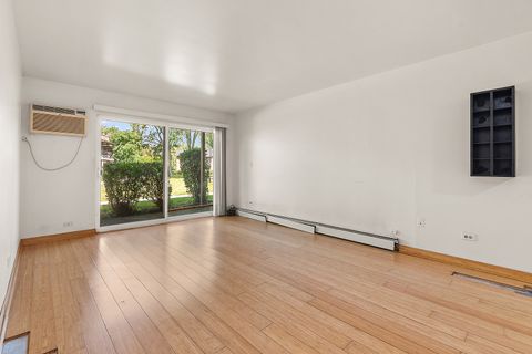 Tiny photo for 16W540 Lake Drive #9-104, Willowbrook, IL 60527 (MLS # 12467042)