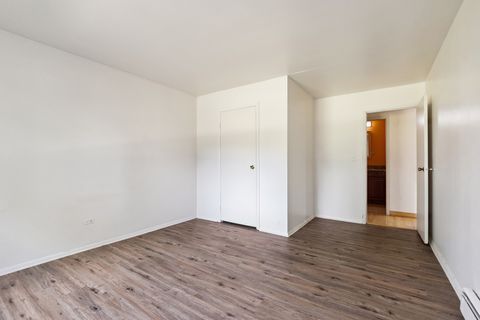 Tiny photo for 16W540 Lake Drive #9-104, Willowbrook, IL 60527 (MLS # 12467042)