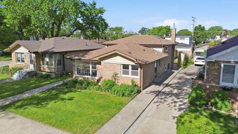 Tiny photo for 7506 Kilbourn Avenue, Skokie, IL 60076 (MLS # 12661588)