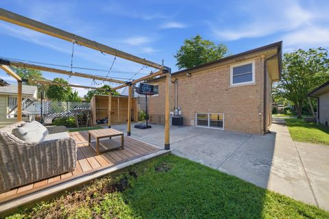 Tiny photo for 7506 Kilbourn Avenue, Skokie, IL 60076 (MLS # 12661588)