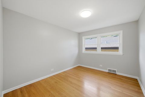 Tiny photo for 7506 Kilbourn Avenue, Skokie, IL 60076 (MLS # 12661588)