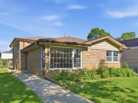 Photo of 7506 Kilbourn Avenue, Skokie, IL 60076 (MLS # 12661588)