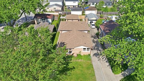 Tiny photo for 7506 Kilbourn Avenue, Skokie, IL 60076 (MLS # 12661588)