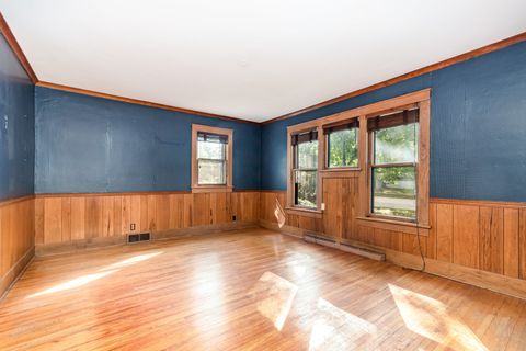 Tiny photo for 216 N Batavia Avenue, Batavia, IL 60510 (MLS # 12478336)
