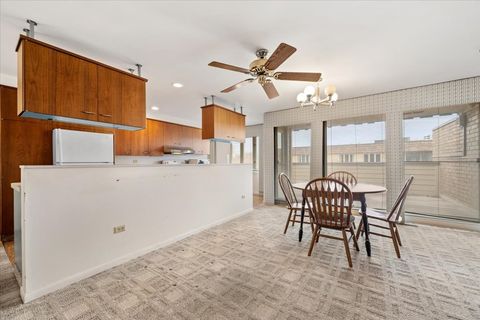 Tiny photo for 1730 W Galena Boulevard #402E, Aurora, IL 60506 (MLS # 12472922)