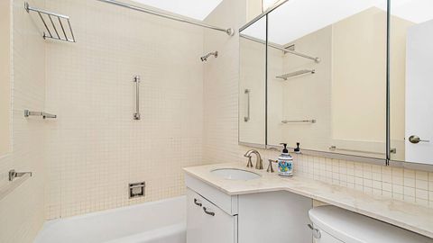 Tiny photo for 400 E RANDOLPH Street #3321, Chicago, IL 60601 (MLS # 12375186)