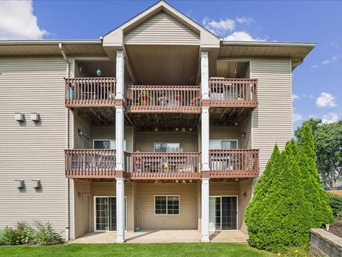 Tiny photo for 4190 Fairview Drive #2, Bettendorf, IA 52722 (MLS # 12726520)