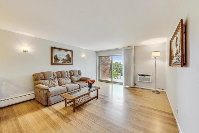 16 E Old Willow Road 431S