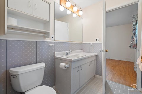 Tiny photo for 1420 N Hickory Avenue, Arlington Heights, IL 60004 (MLS # 12748355)