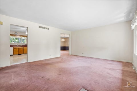 Tiny photo for 1420 N Hickory Avenue, Arlington Heights, IL 60004 (MLS # 12748355)