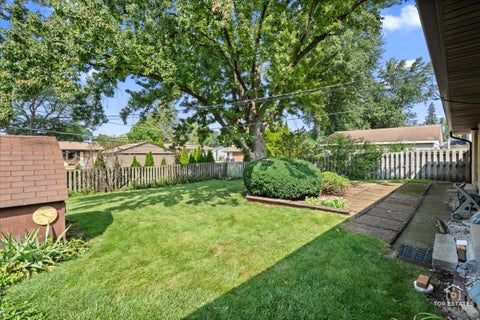 Tiny photo for 1420 N Hickory Avenue, Arlington Heights, IL 60004 (MLS # 12748355)