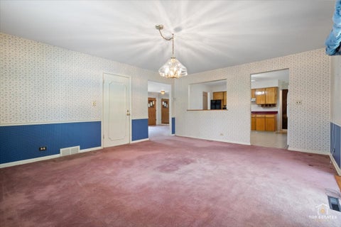Tiny photo for 1420 N Hickory Avenue, Arlington Heights, IL 60004 (MLS # 12748355)