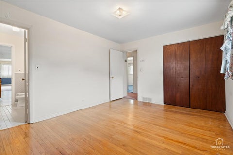 Tiny photo for 1420 N Hickory Avenue, Arlington Heights, IL 60004 (MLS # 12748355)