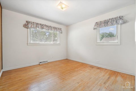 Tiny photo for 1420 N Hickory Avenue, Arlington Heights, IL 60004 (MLS # 12748355)