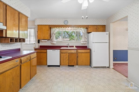Tiny photo for 1420 N Hickory Avenue, Arlington Heights, IL 60004 (MLS # 12748355)