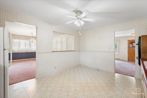 Tiny photo for 1420 N Hickory Avenue, Arlington Heights, IL 60004 (MLS # 12748355)