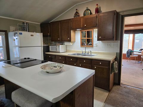 Tiny photo for 930 42nd Street, NewBoston, IL 61272 (MLS # 100000086)