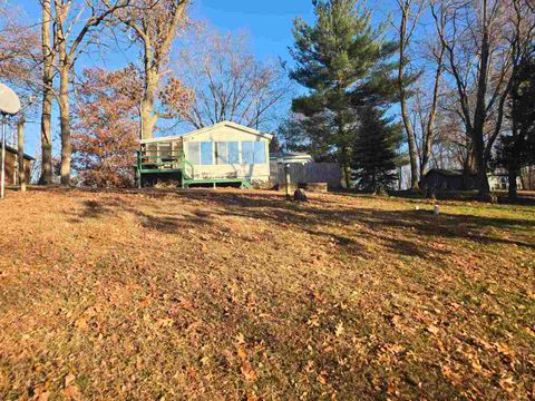 Tiny photo for 930 42nd Street, New Boston, IL 61272 (MLS # 100000086)