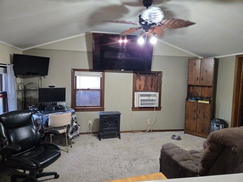 Tiny photo for 930 42nd Street, NewBoston, IL 61272 (MLS # 100000086)