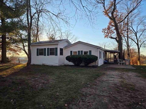 Tiny photo for 930 42nd Street, New Boston, IL 61272 (MLS # 100000086)