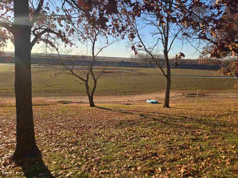 Tiny photo for 930 42nd Street, New Boston, IL 61272 (MLS # 100000086)