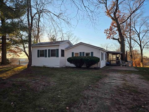 Tiny photo for 930 42nd Street, NewBoston, IL 61272 (MLS # 100000086)