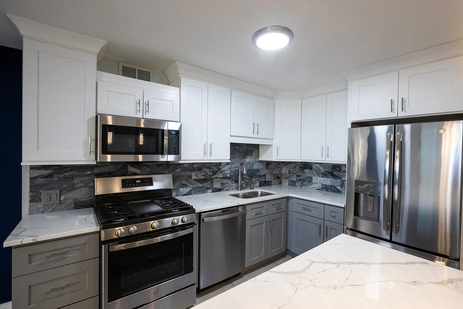 400 E Randolph Street 825