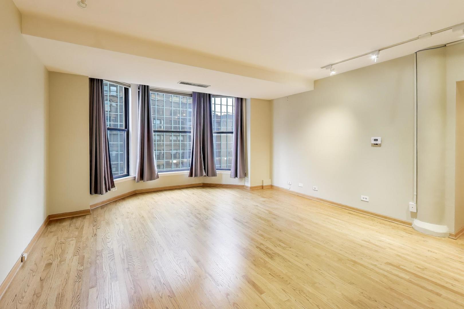 431 S Dearborn Street 909