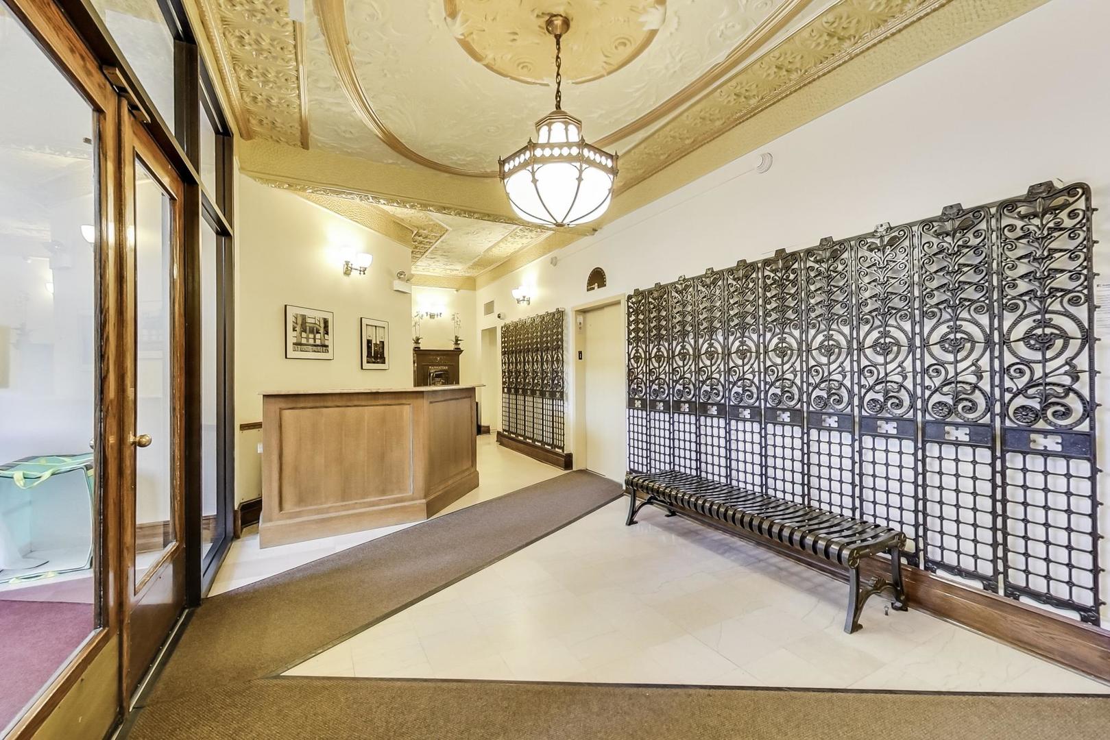 431 S Dearborn Street 909