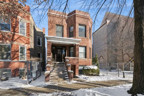 1049 N Oakley Boulevard Chicago IL 60622